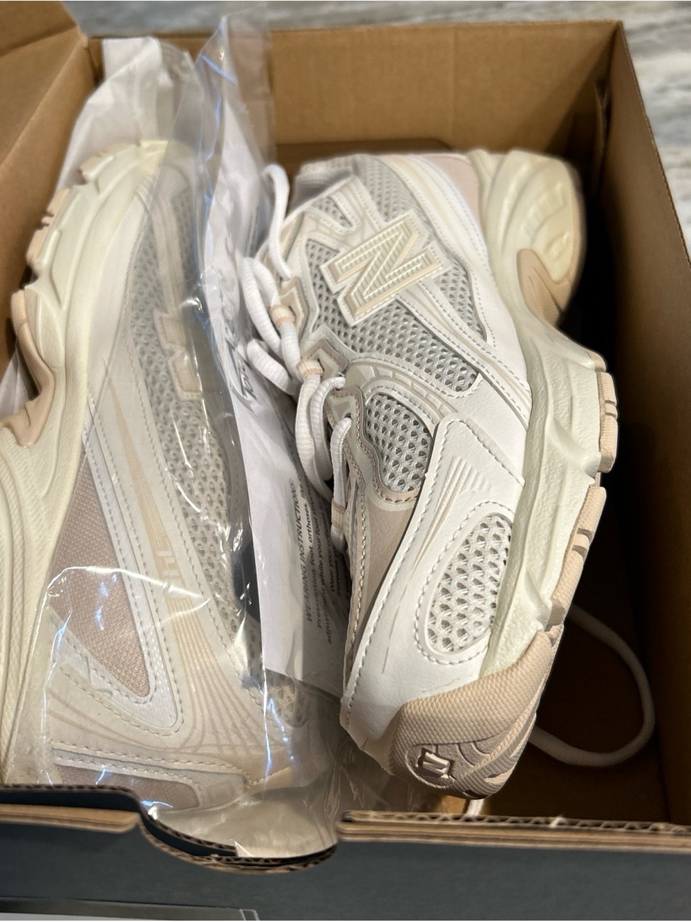 New Balance U740KP2 - D - Lifestyle - Beige  Size 10.5 
New in box